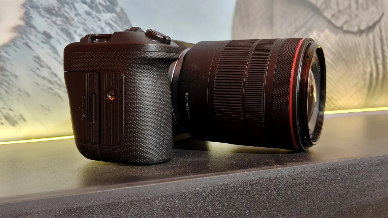 Canon EOS R6 V