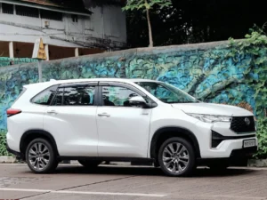 Toyota Innova Hycross