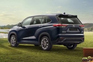 Toyota Innova Hycross